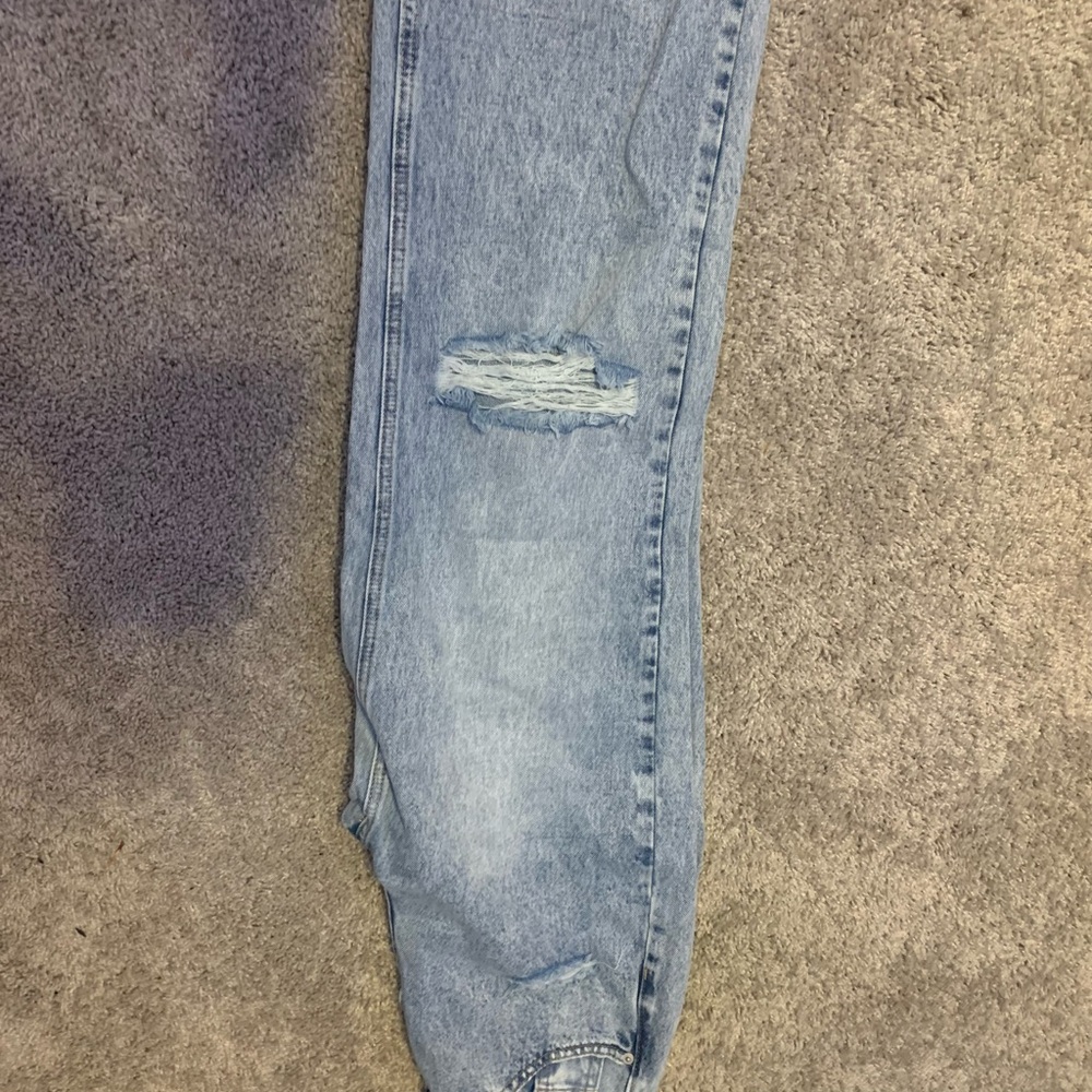 Fashion Nova Women’s Light Blue Distressed Jeans